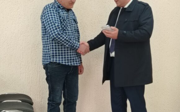 Работнику предприятия был вручен нагрудный знак «За заслугі ў пераадоленні наступстваў катастрофы на Чарнобыльскай АЭС»