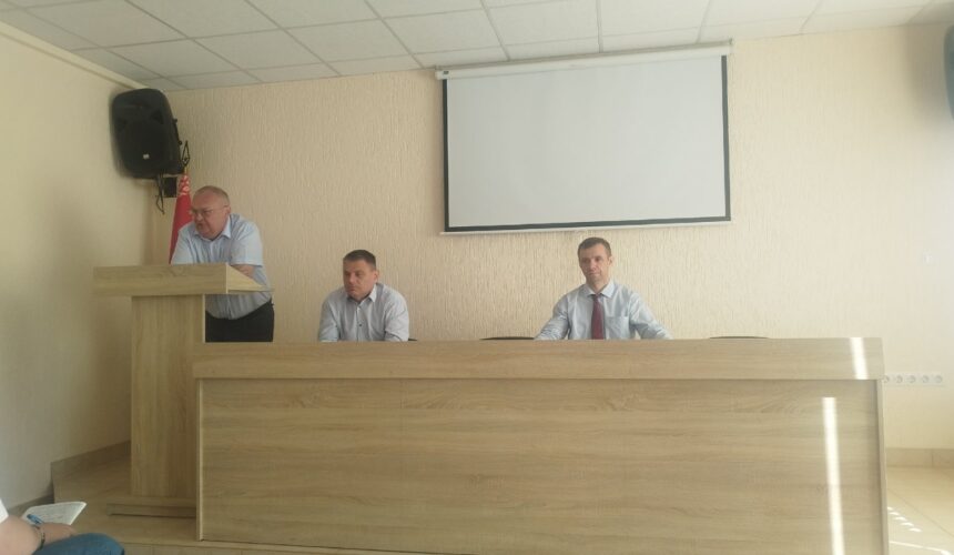 На предприятии прошла встреча ИТР и ответственных лиц с инспекторами филиала Госэнергонадзора Пинского межрайонного отделения по вопросам подготовки теплоисточников и жилого фонда и ОЗП 2026-2027